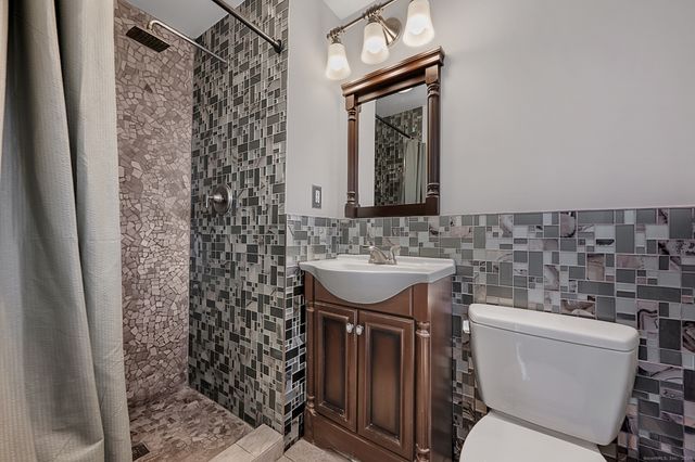 9 Beechwood Road, Plainville, CT 06062