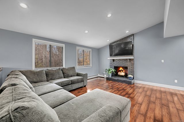 9 Beechwood Road, Plainville, CT 06062