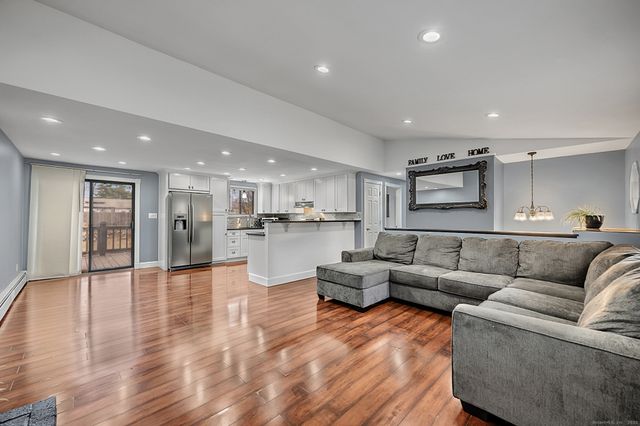 9 Beechwood Road, Plainville, CT 06062