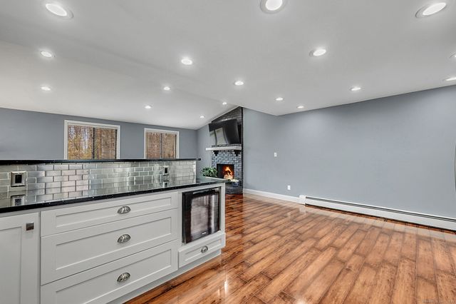 9 Beechwood Road, Plainville, CT 06062