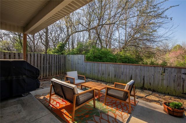 4385 W Serviceberry Drive, Fayetteville, AR 72704