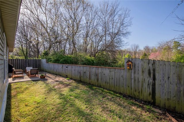 4385 W Serviceberry Drive, Fayetteville, AR 72704
