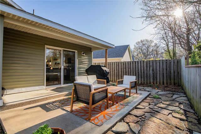 4385 W Serviceberry Drive, Fayetteville, AR 72704