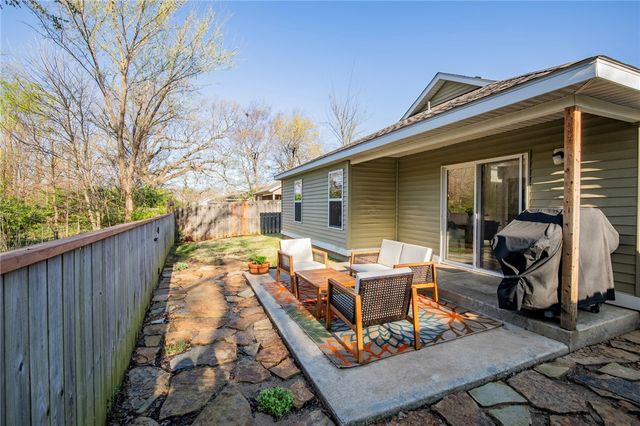 4385 W Serviceberry Drive, Fayetteville, AR 72704