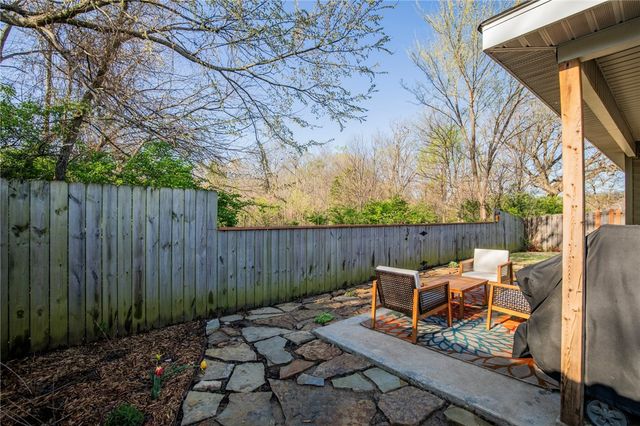 4385 W Serviceberry Drive, Fayetteville, AR 72704