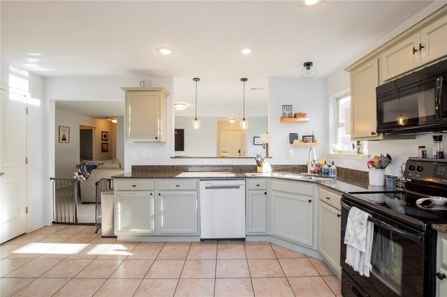4385 W Serviceberry Drive, Fayetteville, AR 72704