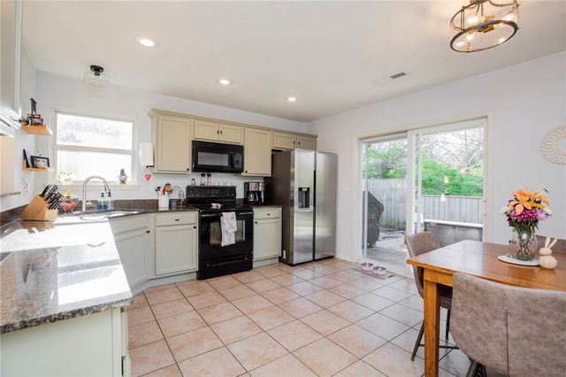 4385 W Serviceberry Drive, Fayetteville, AR 72704