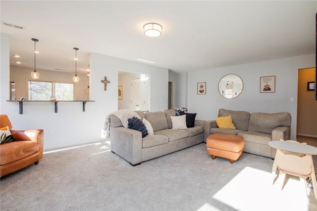 4385 W Serviceberry Drive, Fayetteville, AR 72704