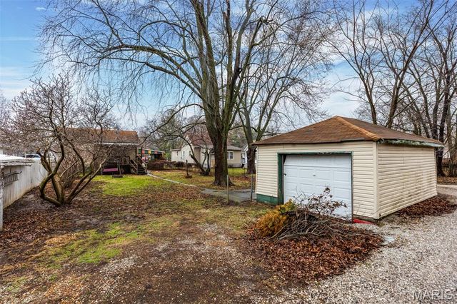 1110 N Walnut Street, Litchfield, IL 62056