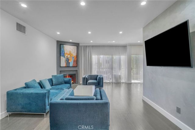 14347 Albers 207, Sherman Oaks, CA 91401
