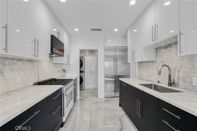 14347 Albers 207, Sherman Oaks, CA 91401