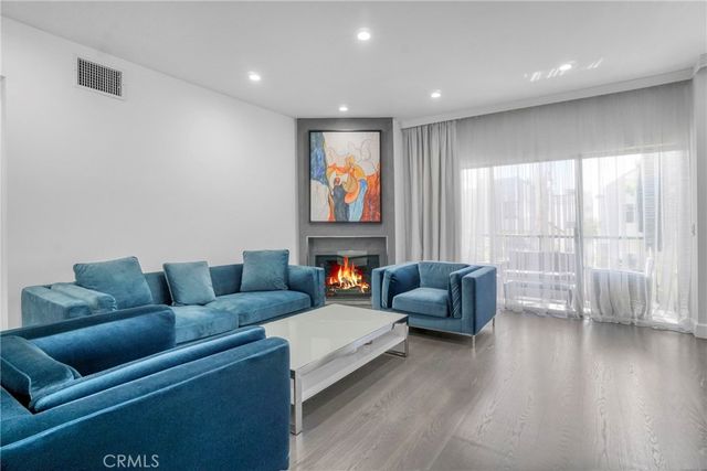 14347 Albers 207, Sherman Oaks, CA 91401