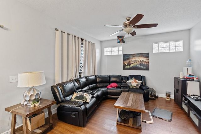 904 NW 126th Avenue, Coral Springs, FL 33071