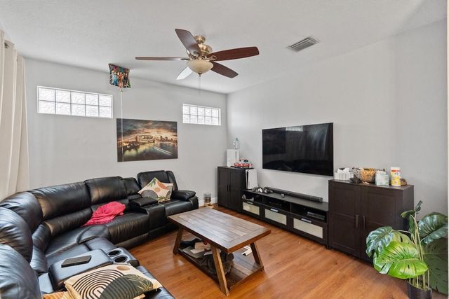 904 NW 126th Avenue, Coral Springs, FL 33071