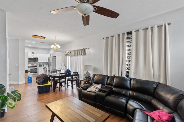 904 NW 126th Avenue, Coral Springs, FL 33071