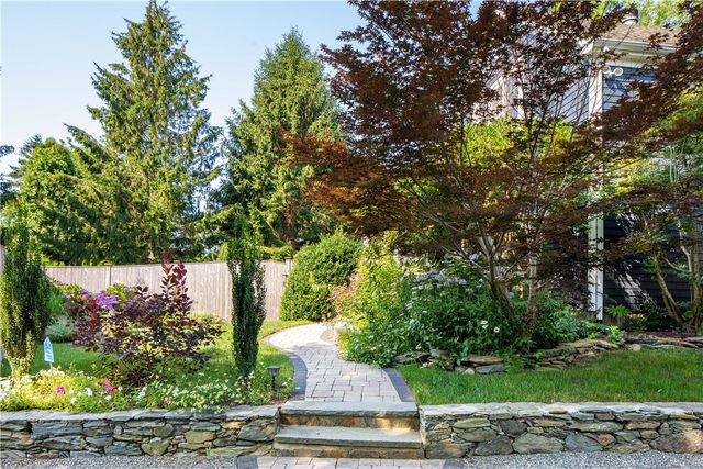 41 Indian Terrace, Middletown, RI 02842