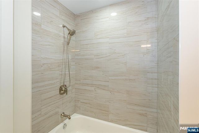69 W Hanover Avenue, Morris Plains Borough, NJ 07950