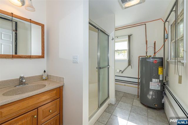 69 W Hanover Avenue, Morris Plains Borough, NJ 07950
