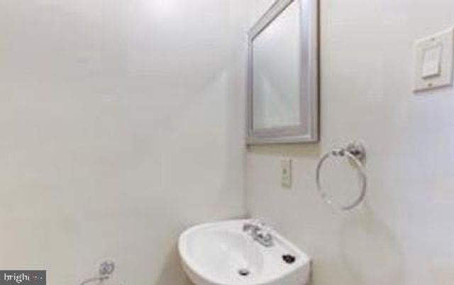 7740 TIVERTON DR, Springfield, VA 22152