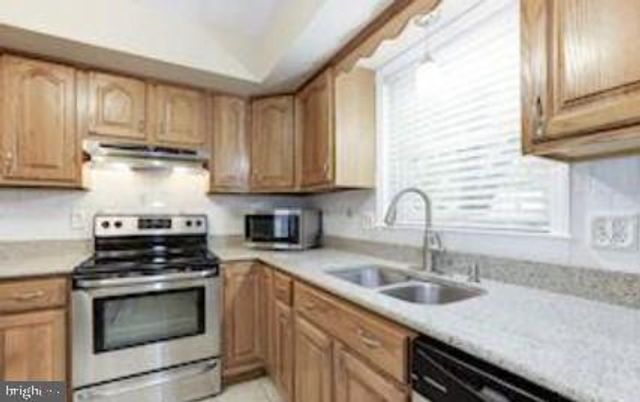 7740 TIVERTON DR, Springfield, VA 22152
