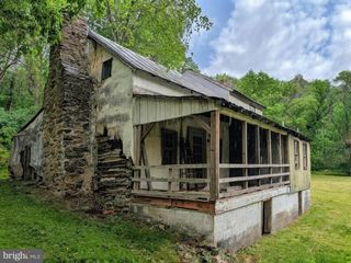189 PIEDMONT ORCHARD RD, Linden, VA 22642