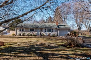 99 Maple Avenue, Old Saybrook, CT 06475
