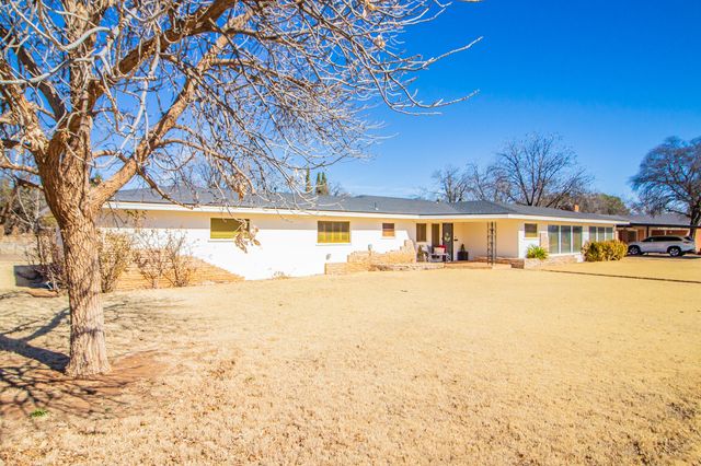 1301 E Buckley Street, Brownfield, TX 79316