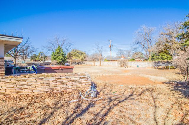 1301 E Buckley Street, Brownfield, TX 79316