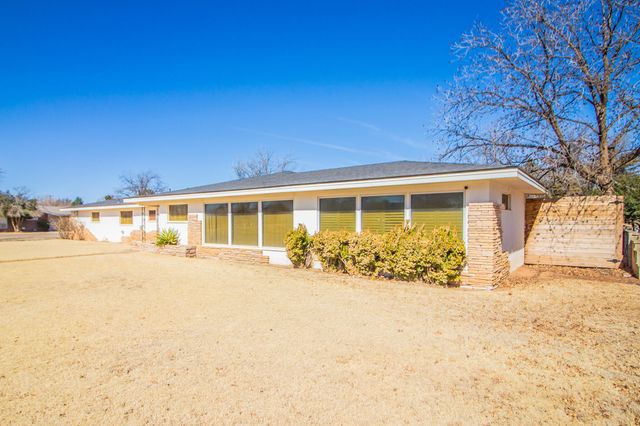 1301 E Buckley Street, Brownfield, TX 79316