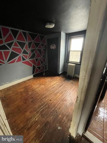 7023 GUILFORD RD, Upper Darby, PA 19082