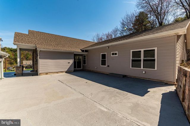 601 FIRELINE RD, Palmerton, PA 18071