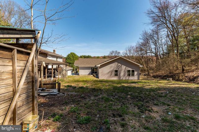 601 FIRELINE RD, Palmerton, PA 18071