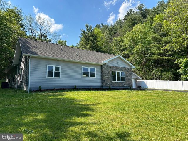 601 FIRELINE RD, Palmerton, PA 18071
