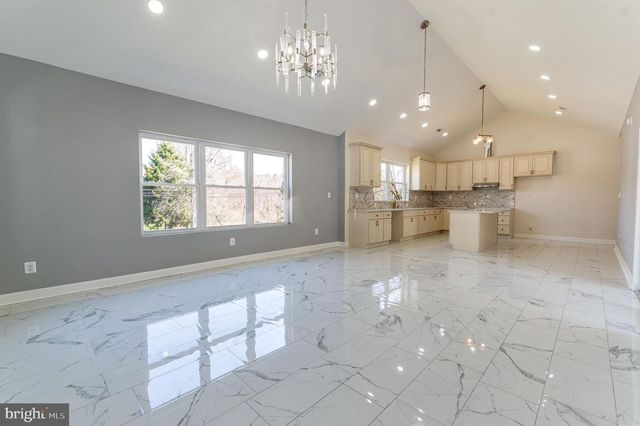 601 FIRELINE RD, Palmerton, PA 18071