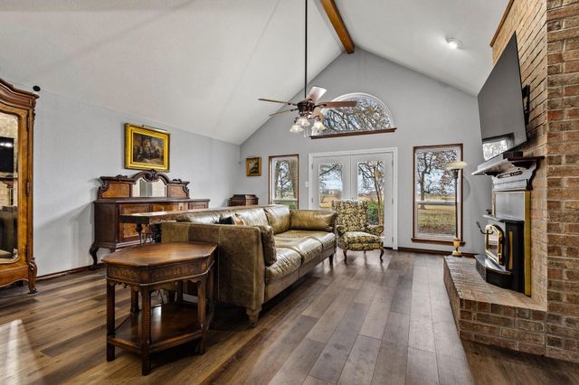 400 PR 350, Honey Grove, TX 75446