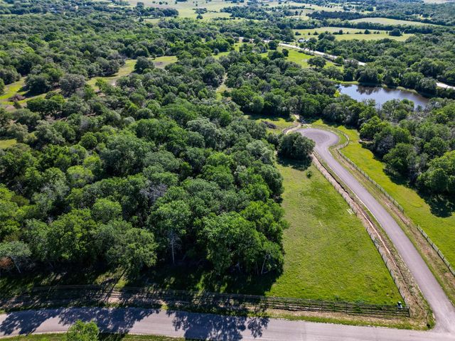 103 Woodland Creek Lane, La Grange, TX 78945