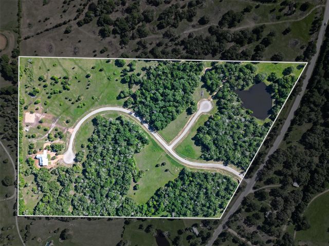 103 Woodland Creek Lane, La Grange, TX 78945
