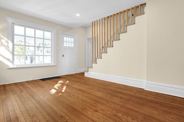 389 E Mithoff Street, Columbus, OH 43206