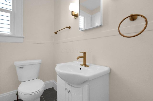 389 E Mithoff Street, Columbus, OH 43206