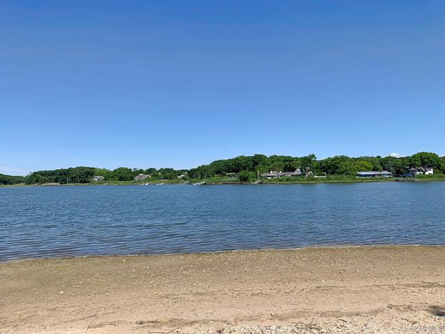 875 Oak Avenue, Southold, NY 11971