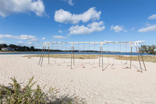 875 Oak Avenue, Southold, NY 11971