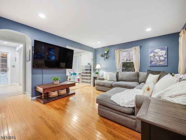 6 Alwood St, Roxbury Twp., NJ 07876