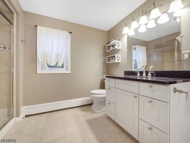 6 Alwood St, Roxbury Twp., NJ 07876