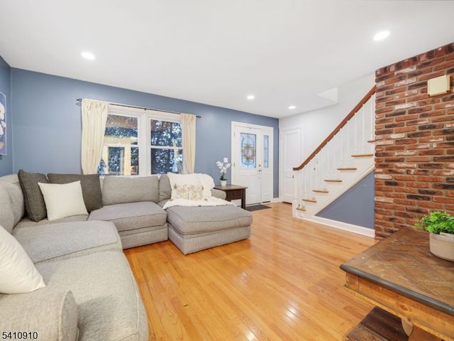 6 Alwood St, Roxbury Twp., NJ 07876