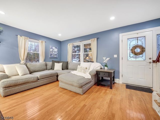 6 Alwood St, Roxbury Twp., NJ 07876