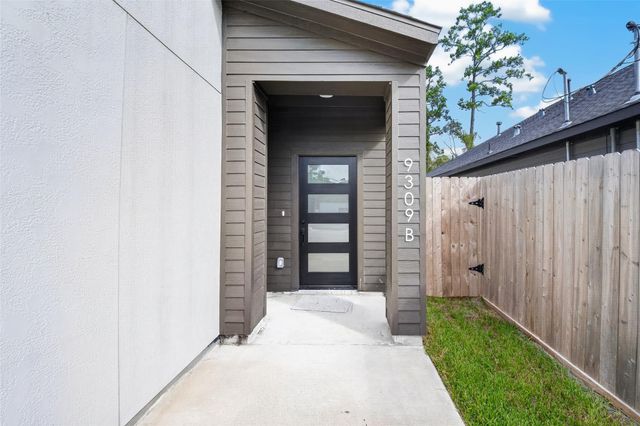 9309 Caddo Road B, Houston, TX 77078
