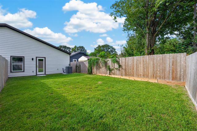 9309 Caddo Road B, Houston, TX 77078
