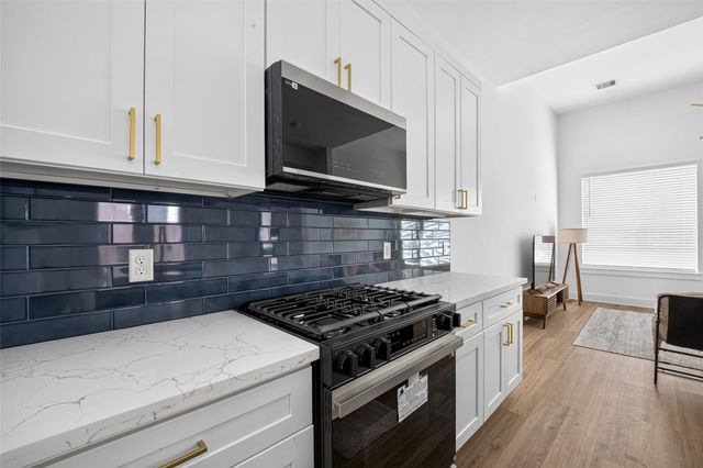 9309 Caddo Road B, Houston, TX 77078