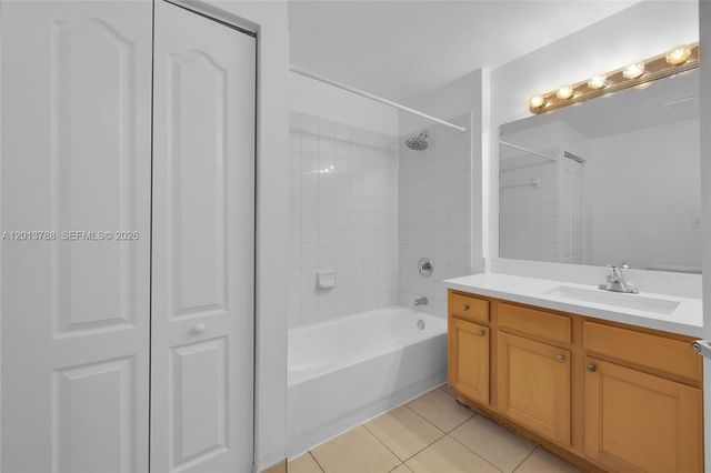 6001 SW 70th St 208, South Miami, FL 33143