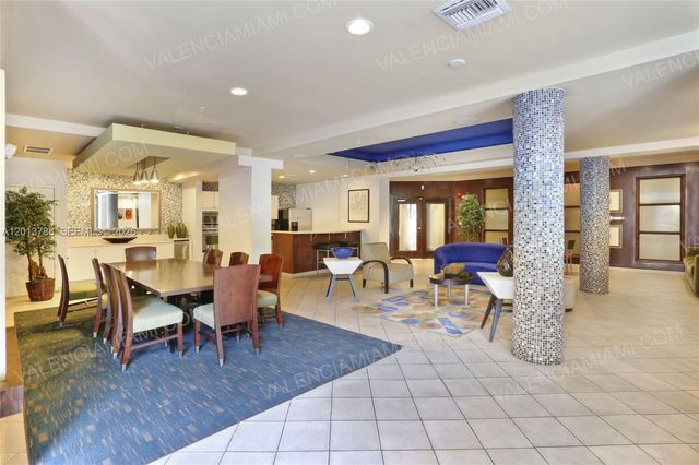 6001 SW 70th St 208, South Miami, FL 33143